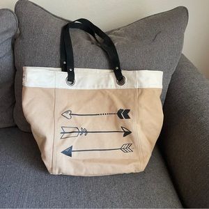 Thirty-One Large Tote with Retired Arrow Motif